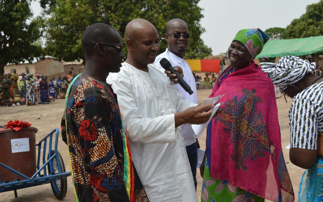Remise des prix et Kits aux artisans de Koursalé